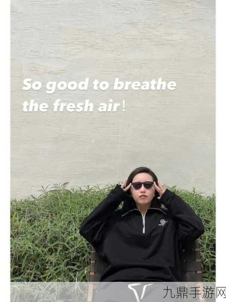 张开你的嘴巴吸进一些空气的英文，1. Breathe Deeply： The Art of Inhaling Fresh Air